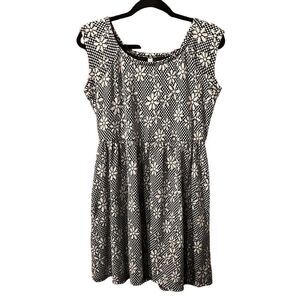 Dress- Black & White Floral Midi Dress by Xhilaration